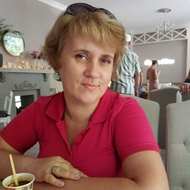 Сніжана викладач румунської та італійської мови